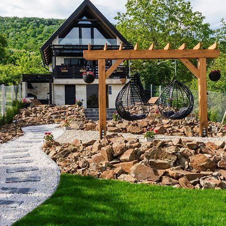 Woodpecker Villa Нагимарош Екстериор снимка
