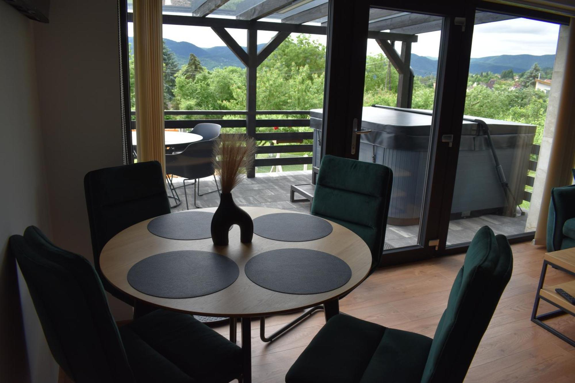 Woodpecker Villa Нагимарош Екстериор снимка