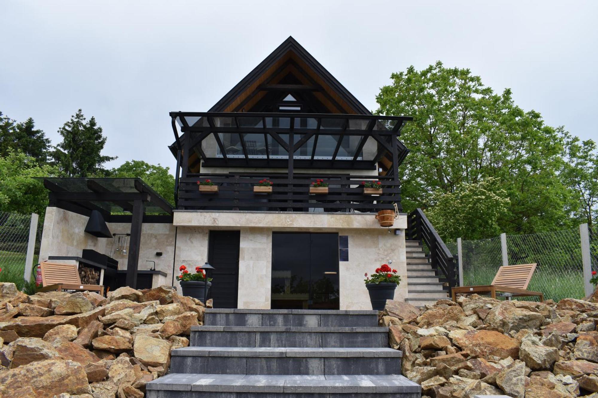 Woodpecker Villa Нагимарош Екстериор снимка